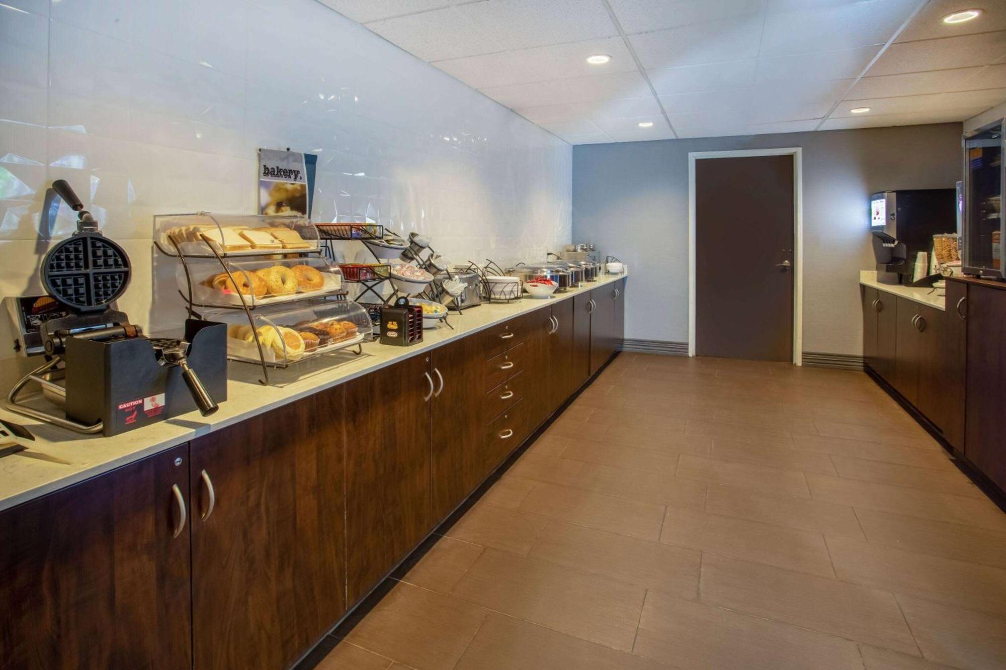 Microtel Inn & Suites By Wyndham - טימינס מראה חיצוני תמונה