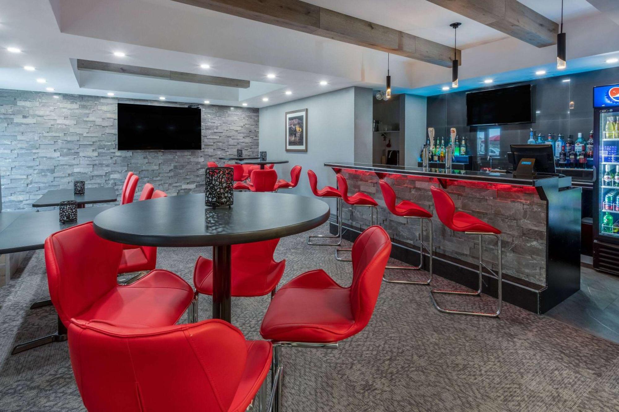 Microtel Inn & Suites By Wyndham - טימינס מראה חיצוני תמונה