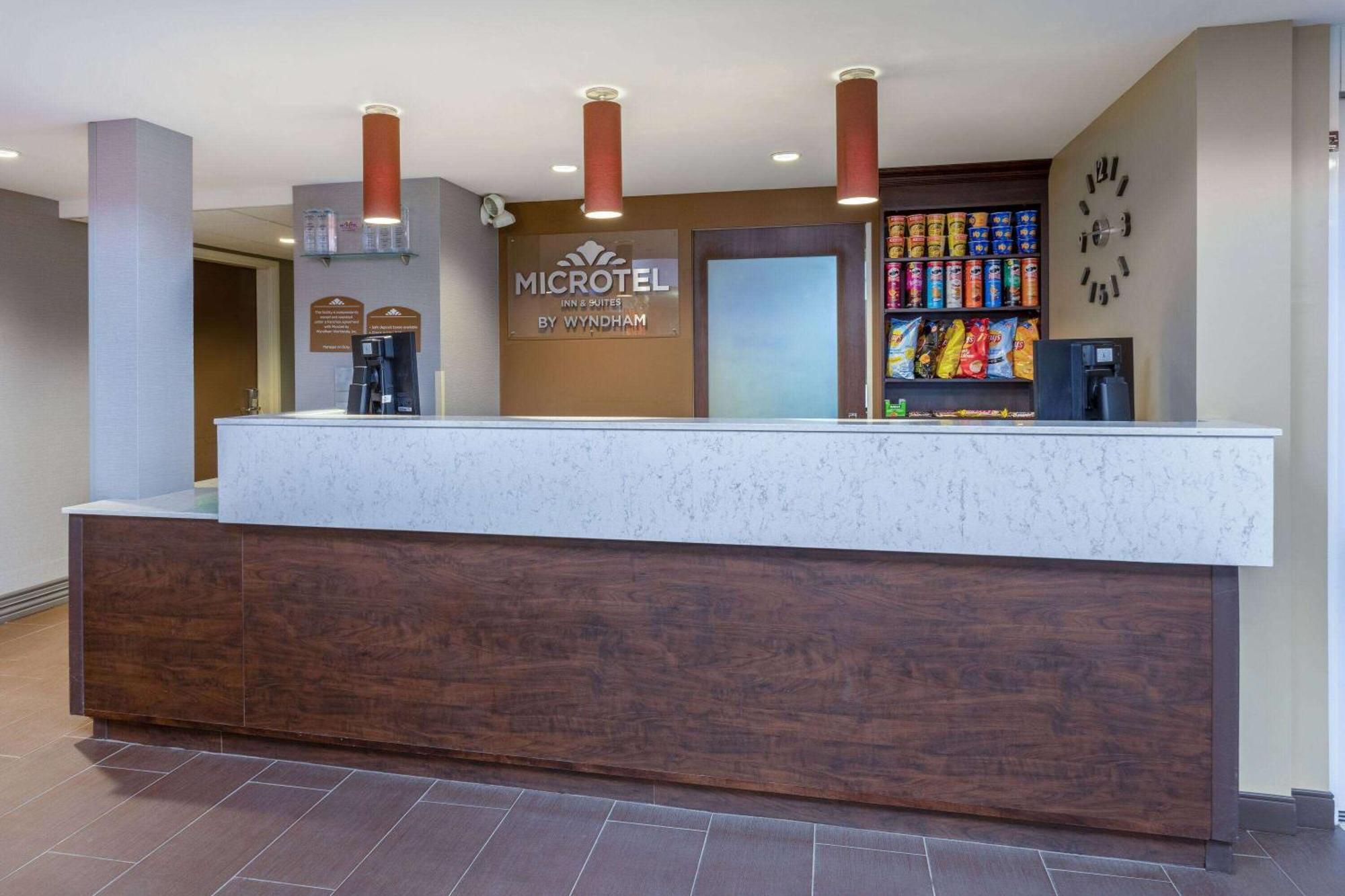 Microtel Inn & Suites By Wyndham - טימינס מראה חיצוני תמונה