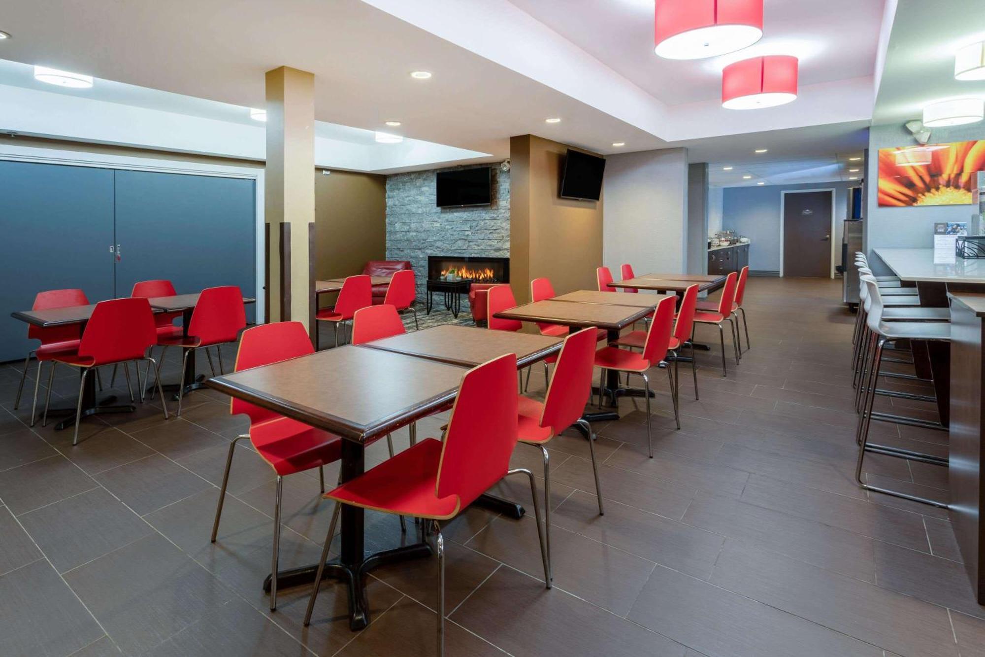 Microtel Inn & Suites By Wyndham - טימינס מראה חיצוני תמונה