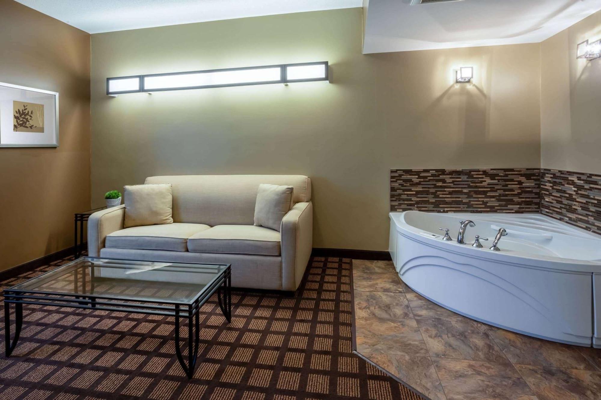 Microtel Inn & Suites By Wyndham - טימינס מראה חיצוני תמונה
